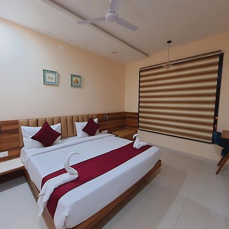 Hotel Amore Udaipur Oda fotoğraf